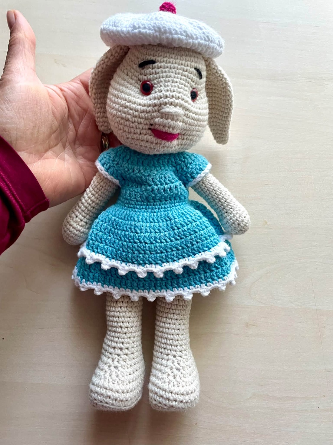 Amigurumi...iepurica cu basca, jucarie crosetata - jucării și echipamente pentru copii - plușuri - păpușă croșetată, păpușă de pluș - Artynos.ro