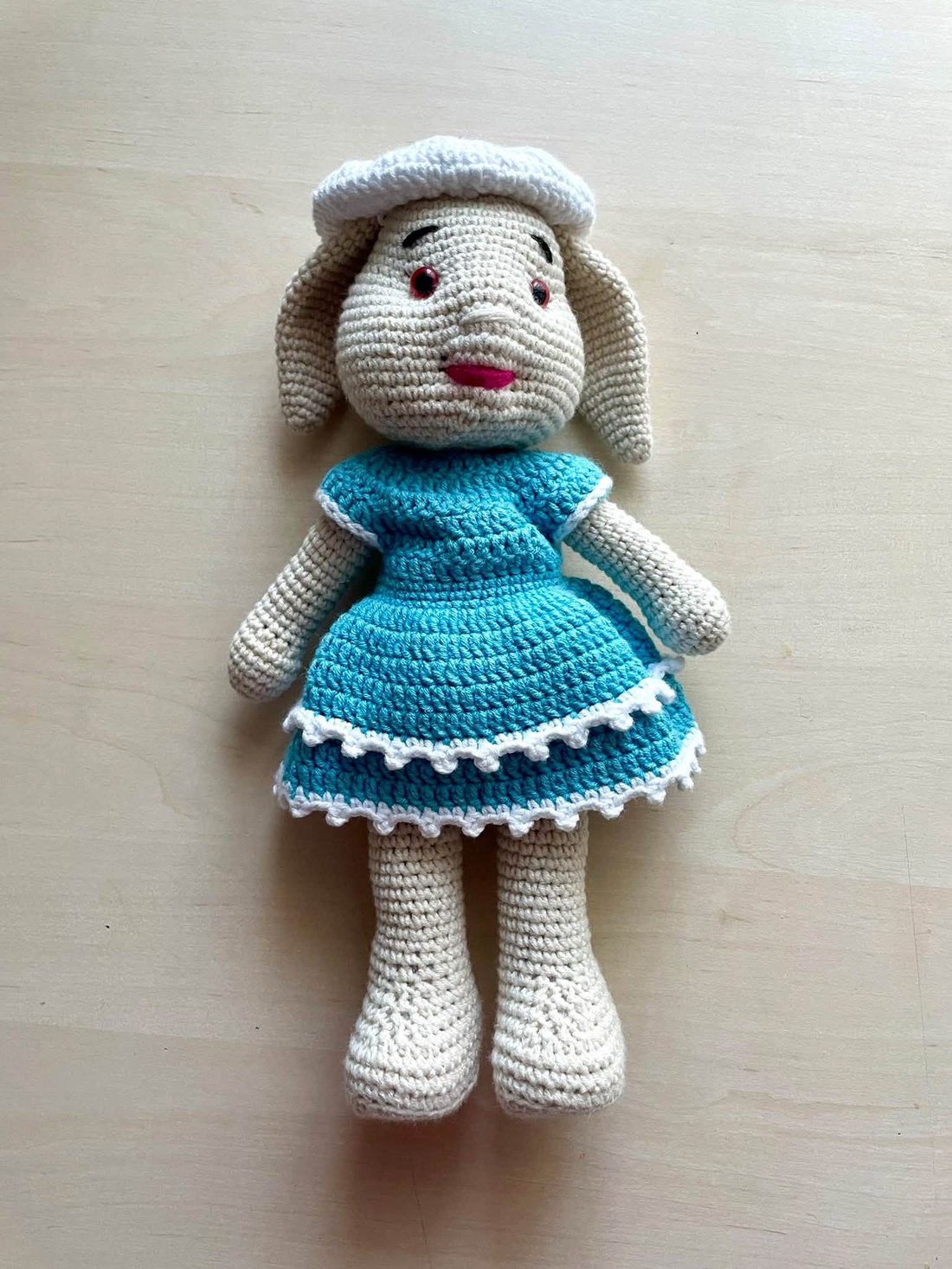 Amigurumi...iepurica cu basca, jucarie crosetata - jucării și echipamente pentru copii - plușuri - păpușă croșetată, păpușă de pluș - Artynos.ro
