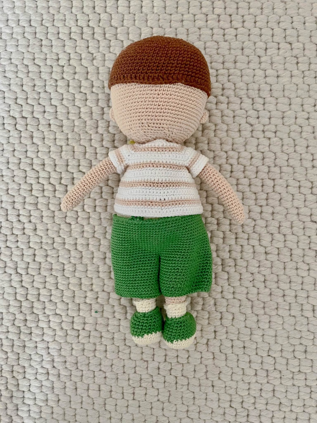 Amigurumi...Baietel la gradinita! Jucarie crosetata - jucării și echipamente pentru copii - plușuri - păpușă croșetată, păpușă de pluș - Artynos.ro