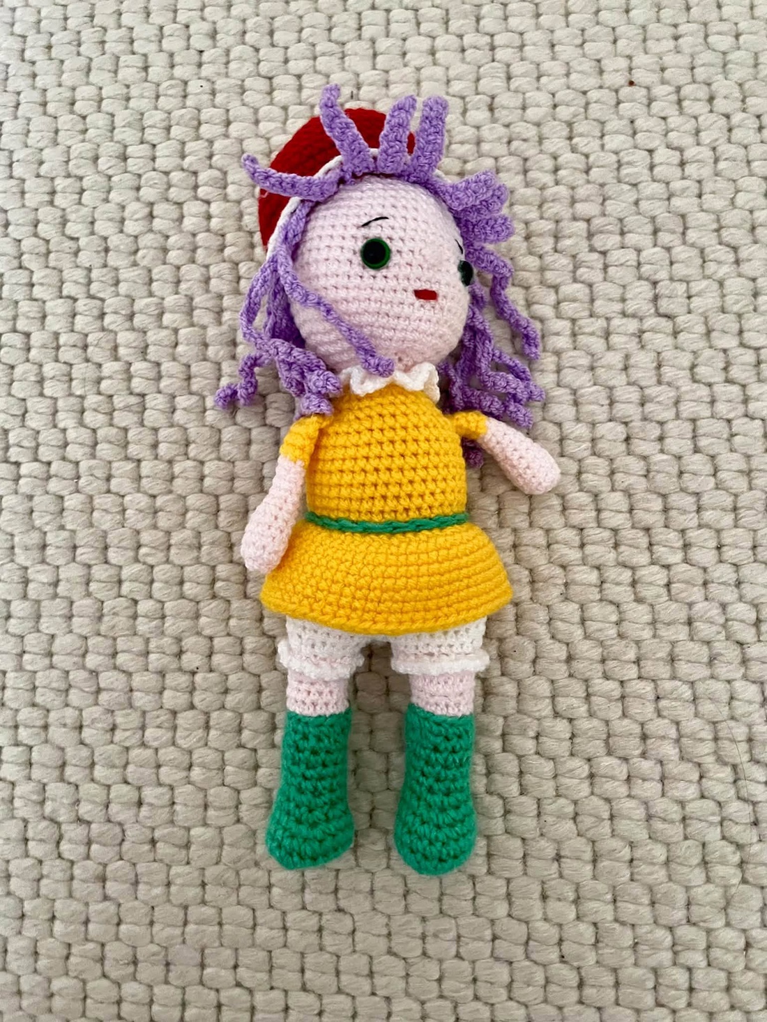 Amigurumi..spiridus cu par mov! Jucarie crosetata - jucării și echipamente pentru copii - plușuri - păpușă croșetată, păpușă de pluș - Artynos.ro