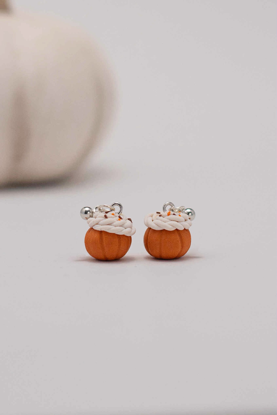 Cercei Pumpkin Spice Latte II - bijuterii - cercei - clipsuri - Artynos.ro Cercei Pumpkin Spice Latte II - bijuterii - cercei - clipsuri - Artynos.ro