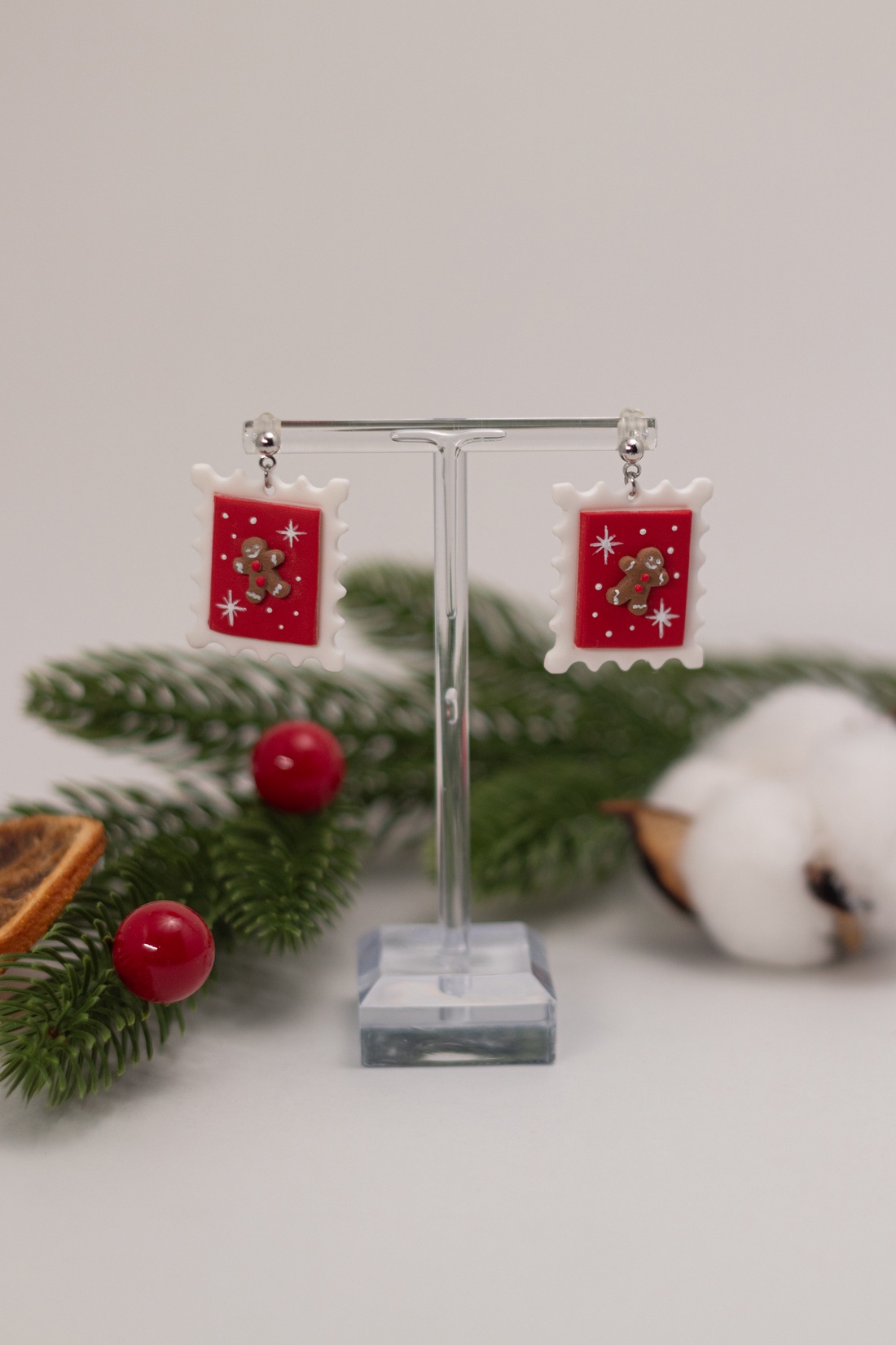 Cercei de Craciun cu omulet de turta dulce - bijuterii - cercei - cercei lungi - Artynos.ro