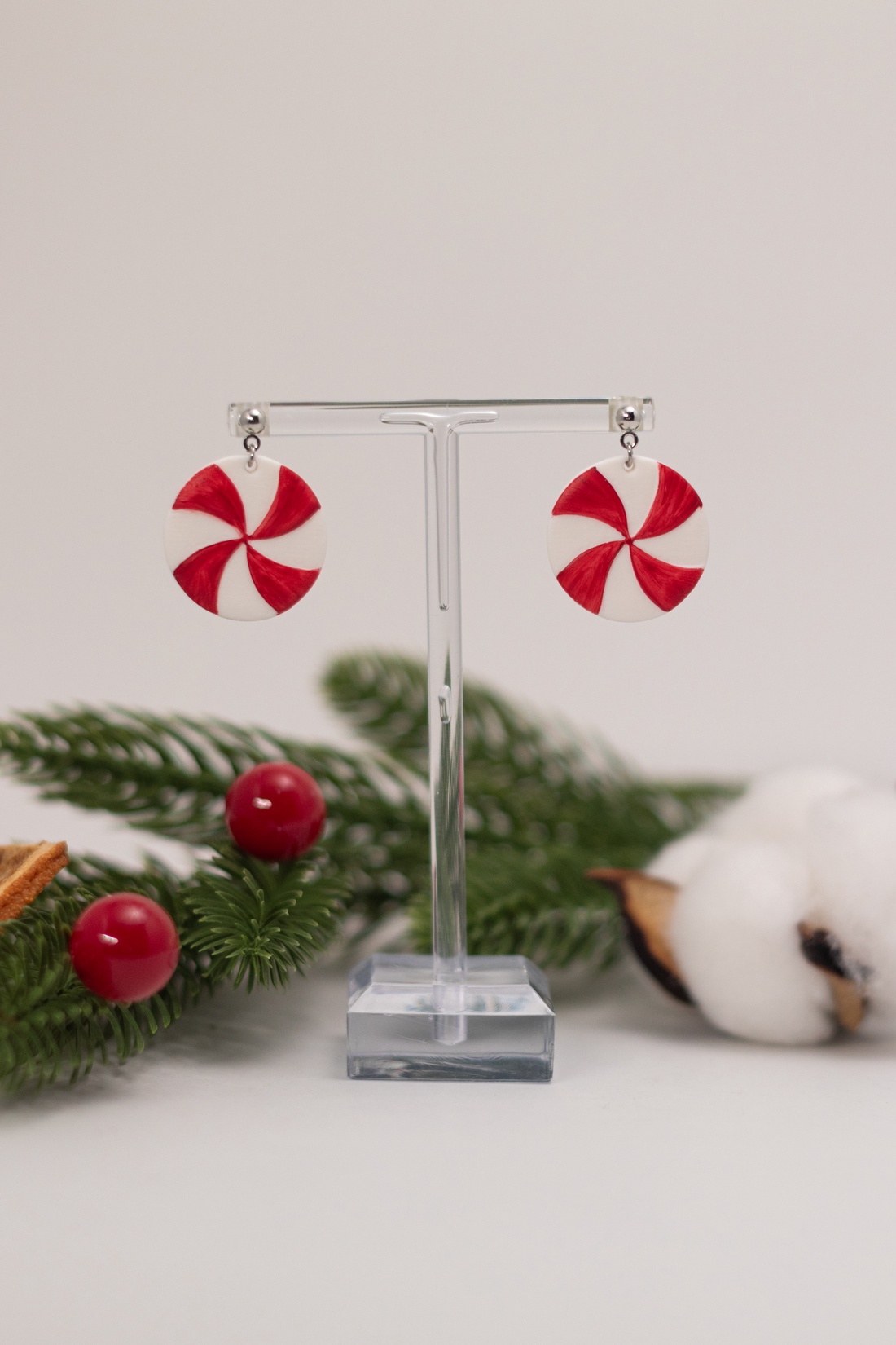 Cercei acadea de Craciun pictati manual - bijuterii - cercei - cercei lungi - Artynos.ro