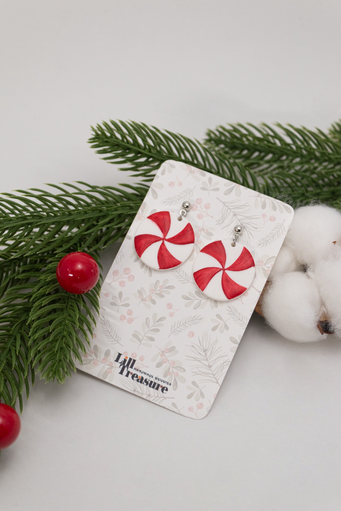 Cercei acadea de Craciun pictati manual - bijuterii - cercei - cercei lungi - Artynos.ro