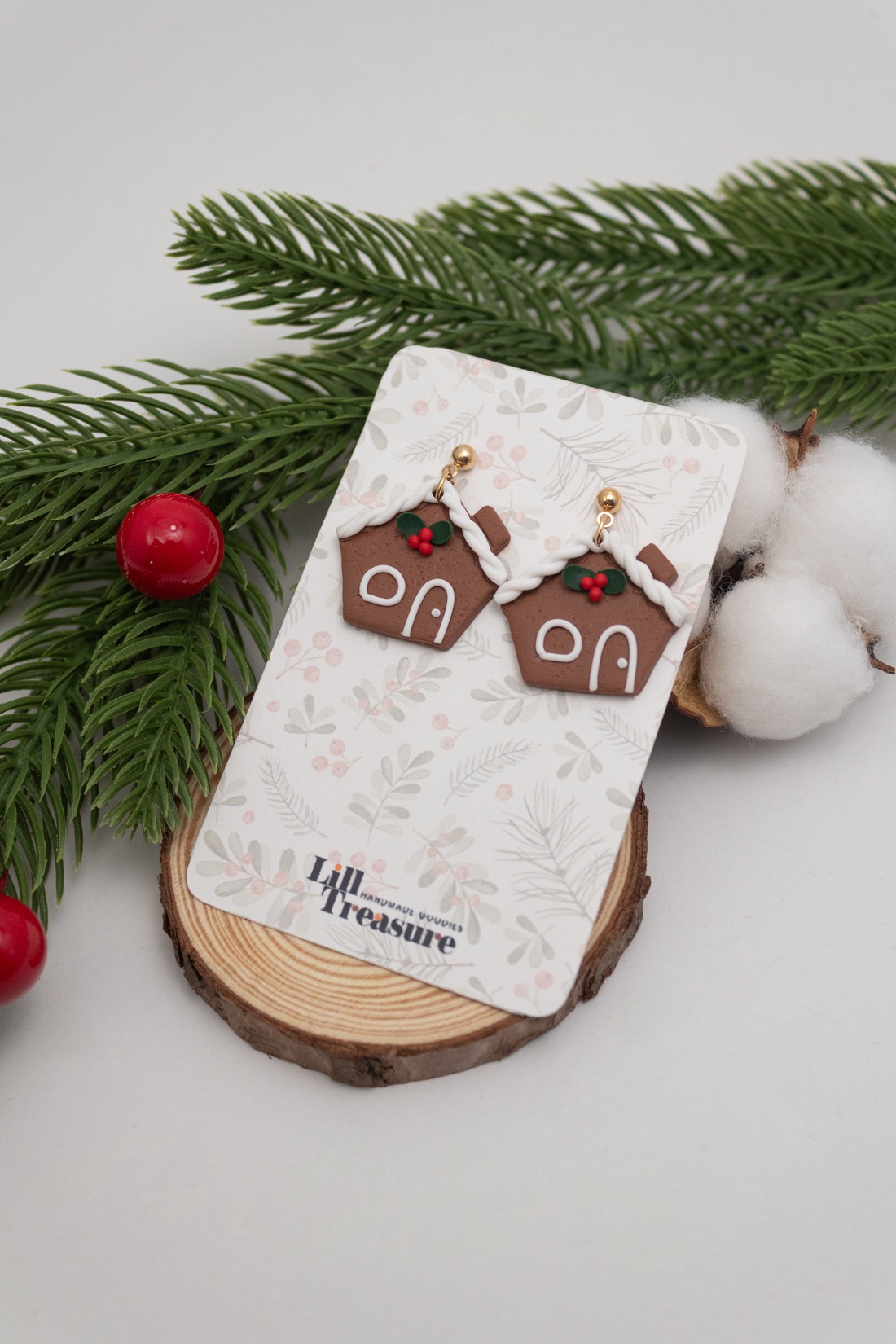 Cercei de Craciun cu casuta de turta dulce - bijuterii - cercei - cercei lungi - Artynos.ro