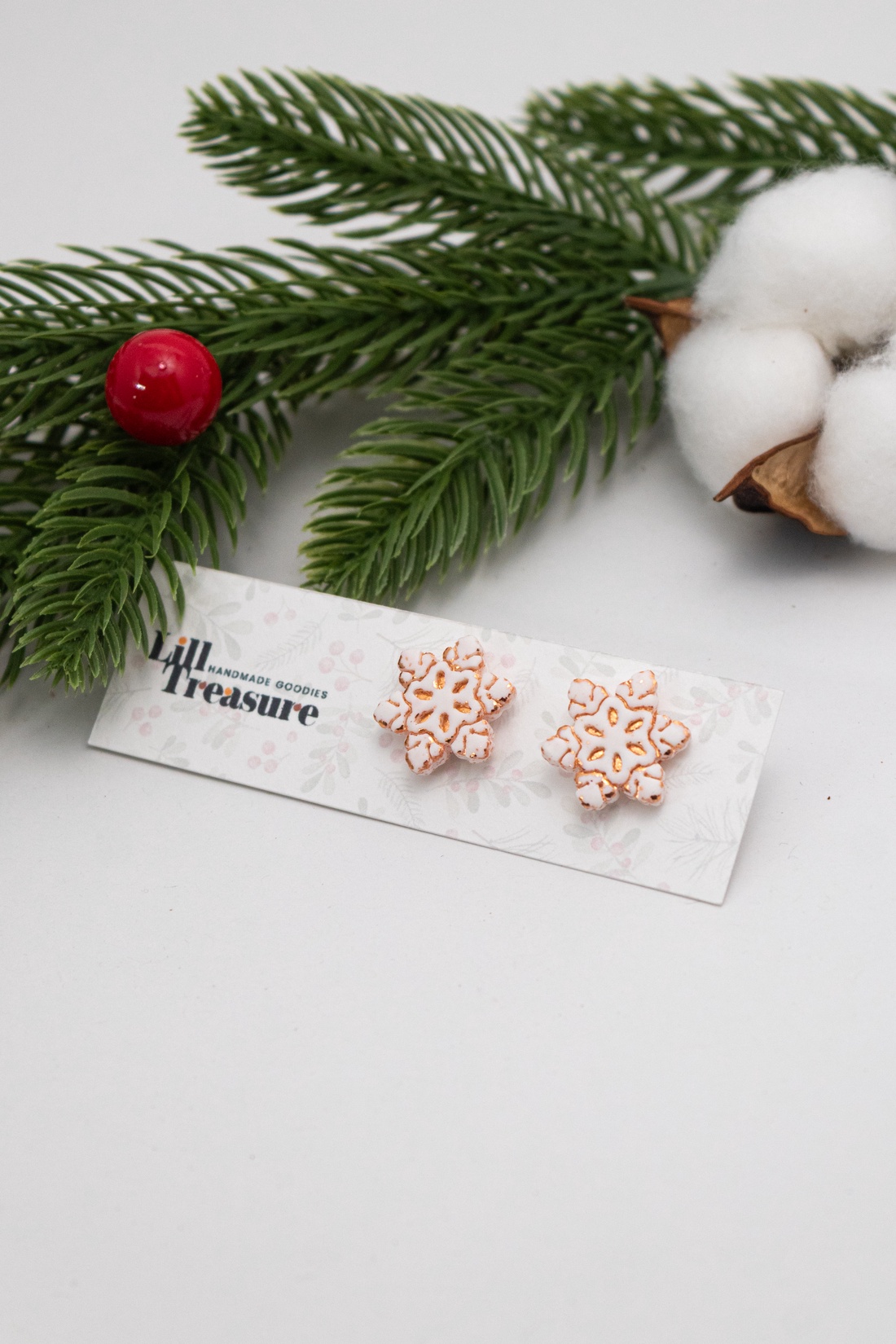 Cercei fulg de nea cu detalii rose-gold - Snowflake - bijuterii - cercei - cercei cu figurine - Artynos.ro