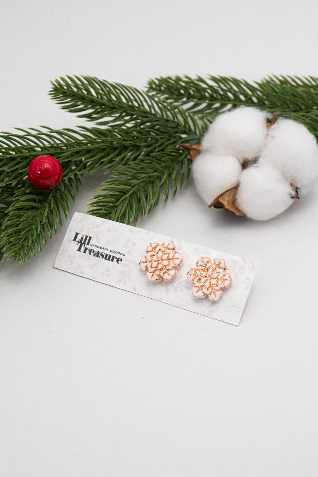 Cercei fulg de nea cu detalii rose-gold - Snowflake - bijuterii - cercei - cercei cu figurine - Artynos.ro