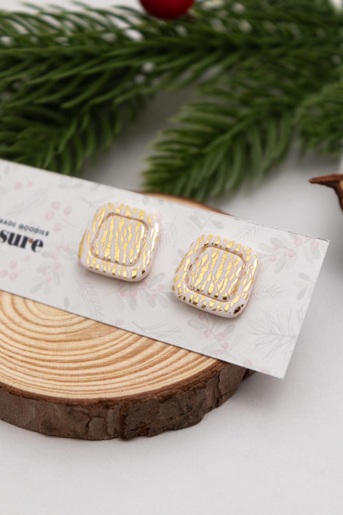 Cercei eleganti de Craciun tip tinta - White and Gold - bijuterii - cercei - cercei cu figurine - Artynos.ro