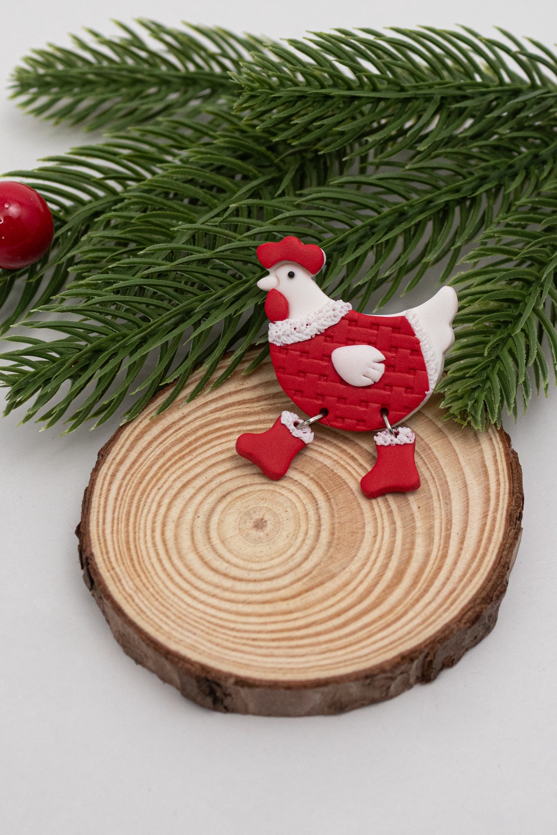 Brosa gaina de Craciun - Christmas Chicken - bijuterii - broșe - Artynos.ro