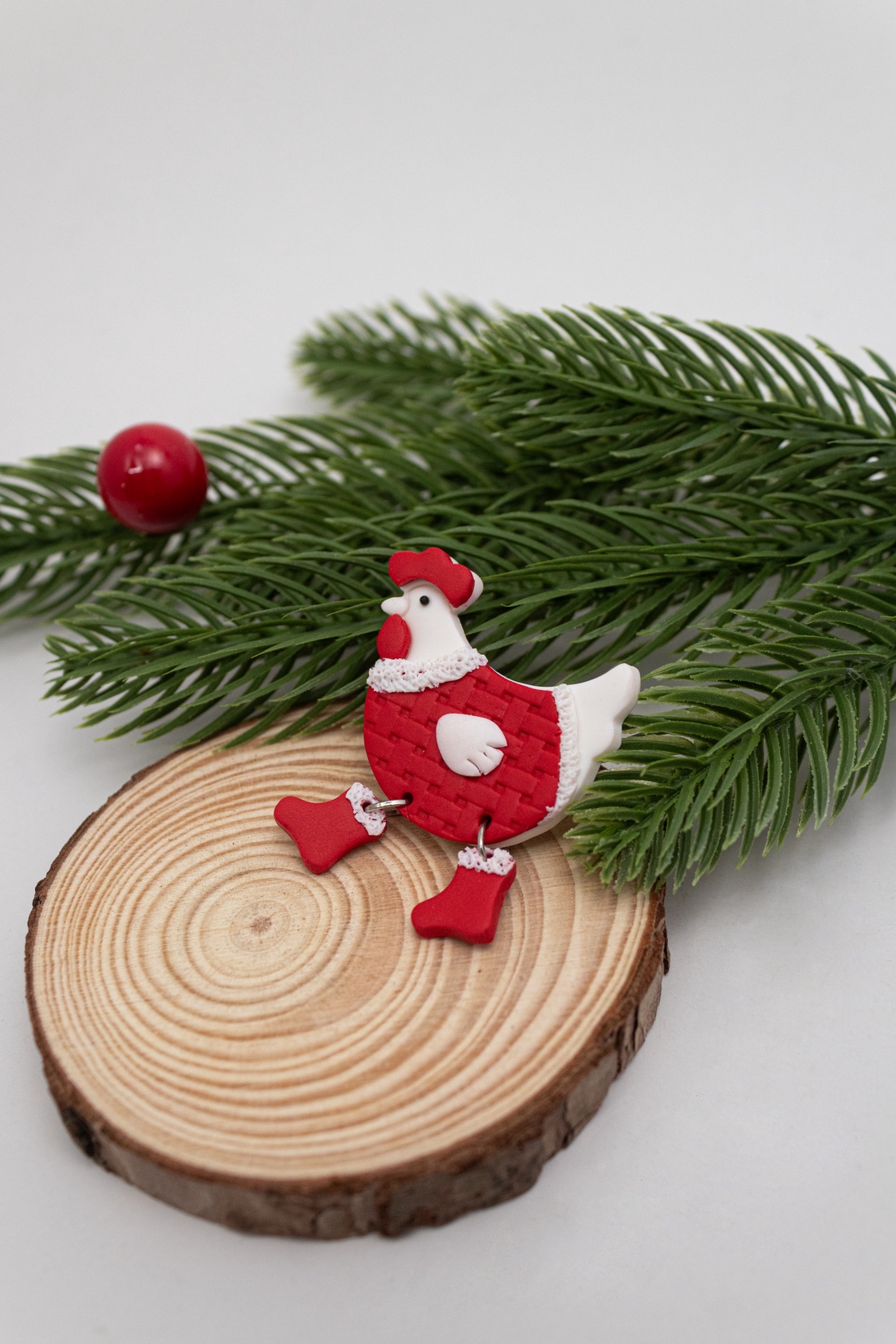 Brosa gaina de Craciun - Christmas Chicken - bijuterii - broșe - Artynos.ro