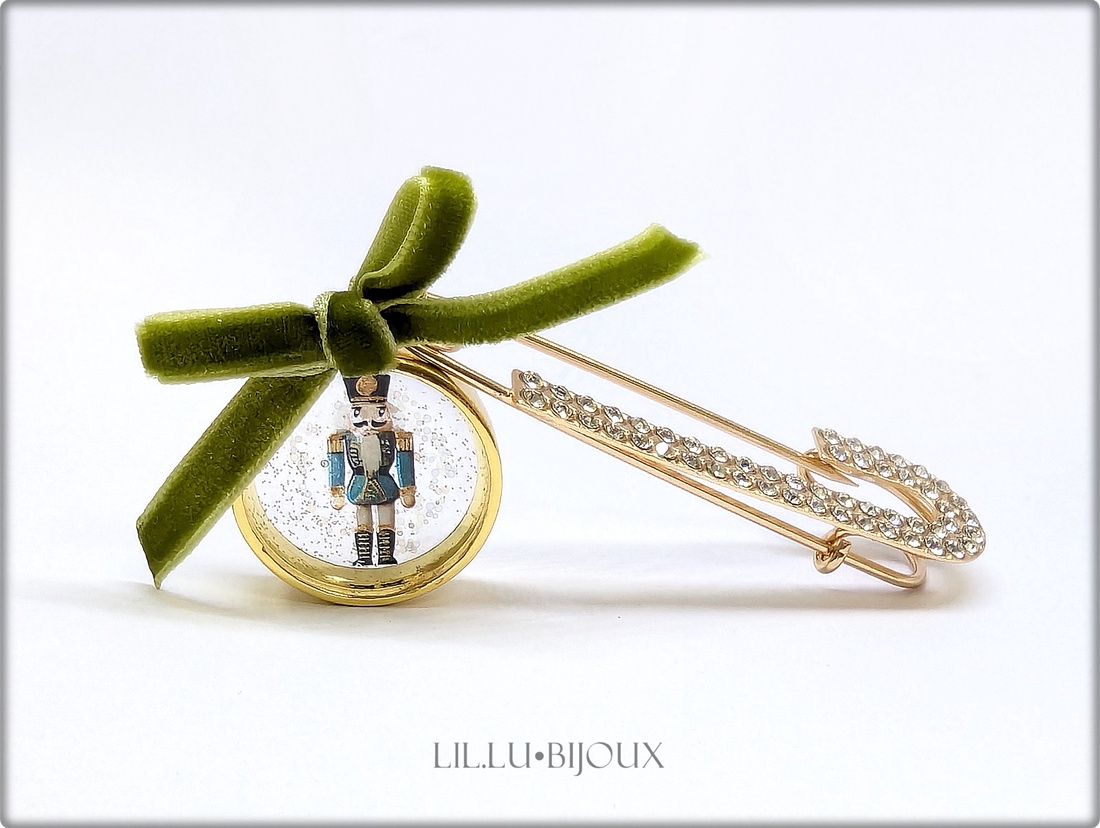 Ac de siguranță cu Spargatorul de nuci ediție de Crăciun LILLU BIJOUX - crăciun - îmbrăcăminte de crăciun - Artynos.ro