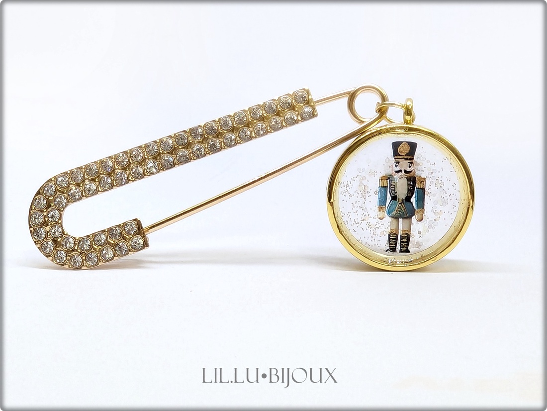 Ac de siguranță cu Spargatorul de nuci ediție de Crăciun LILLU BIJOUX - crăciun - îmbrăcăminte de crăciun - Artynos.ro