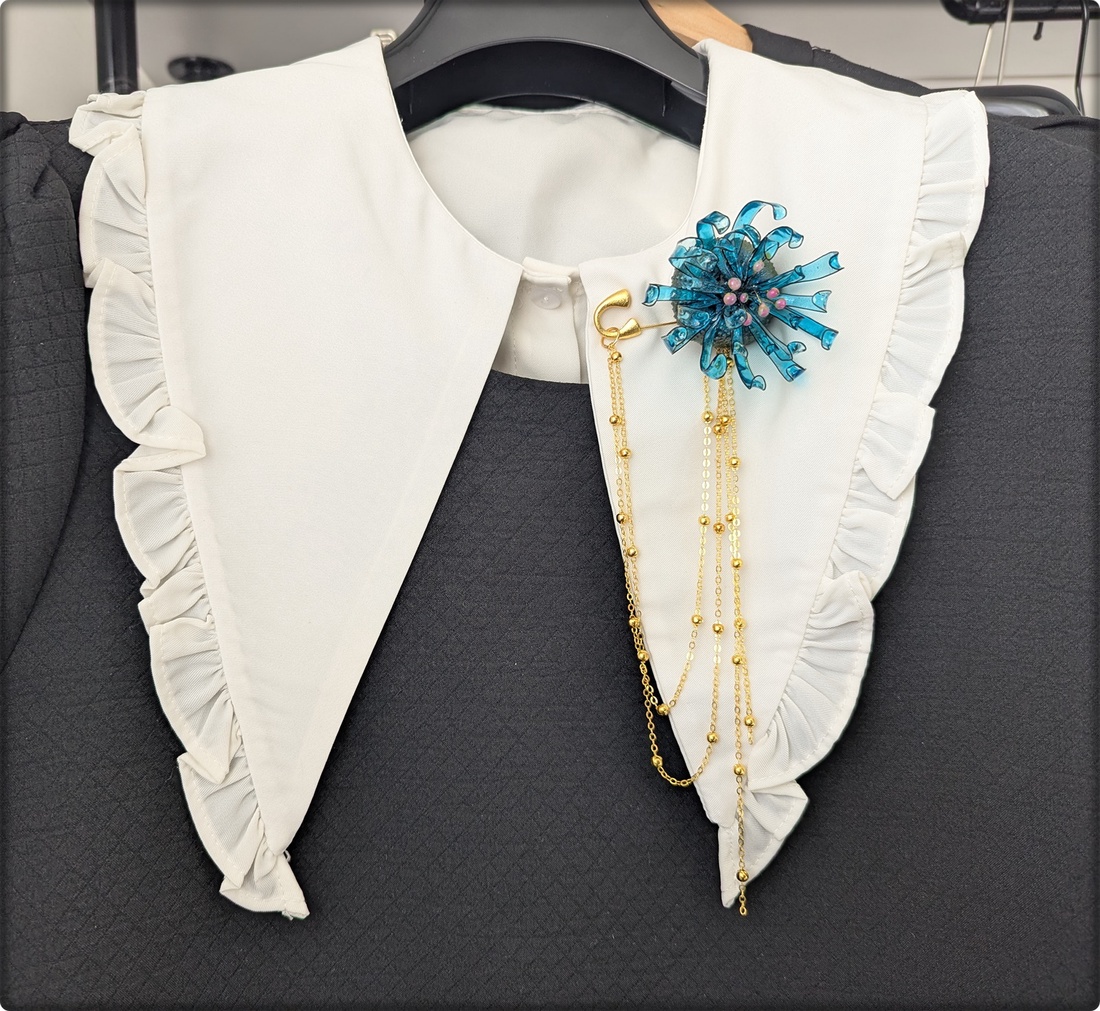 Broșă anemonă de mare artizanală cu arici de mare natural, petale din rășină și lanțuri modulare - bijuterii - broșe - Artynos.ro