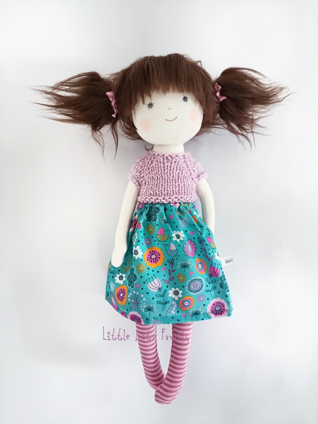 Păpușă din textil Little Dots Family - jucării și echipamente pentru copii - jucării și accesorii pentru copii - păpuși de joacă - Artynos.ro Păpușă din textil Little Dots Family - jucării și echipamente pentru copii - jucării și accesorii pentru copii - păpuși de joacă - Artynos.ro