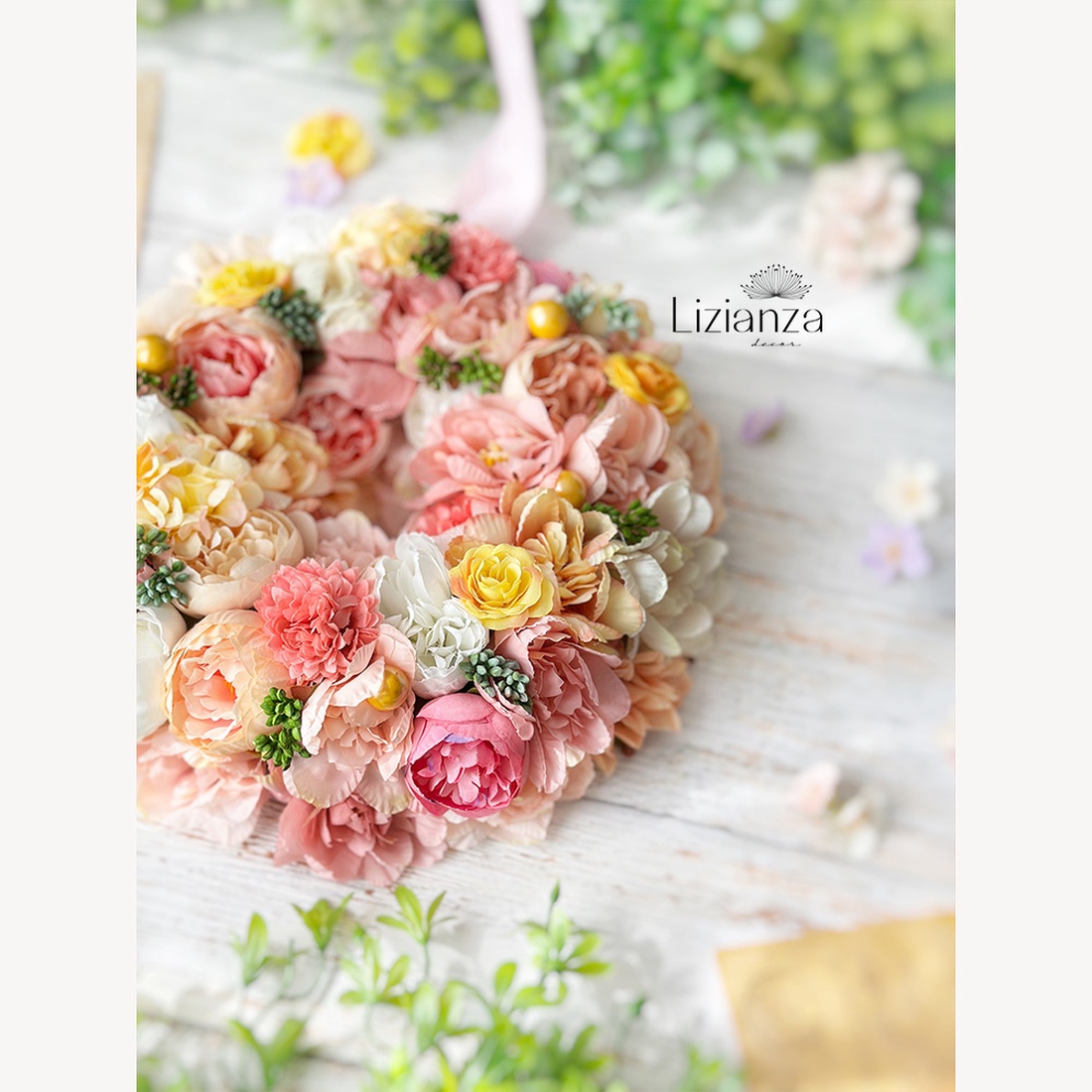 Coroniță veselă cu flori Fabiana - casă & stil de viață - accesorii pentru decorat casa - decorațiuni de geam și decorațiuni de ușă - ornamente de ușă - Artynos.ro Coroniță veselă cu flori Fabiana - casă & stil de viață - accesorii pentru decorat casa - decorațiuni de geam și decorațiuni de ușă - ornamente de ușă - Artynos.ro