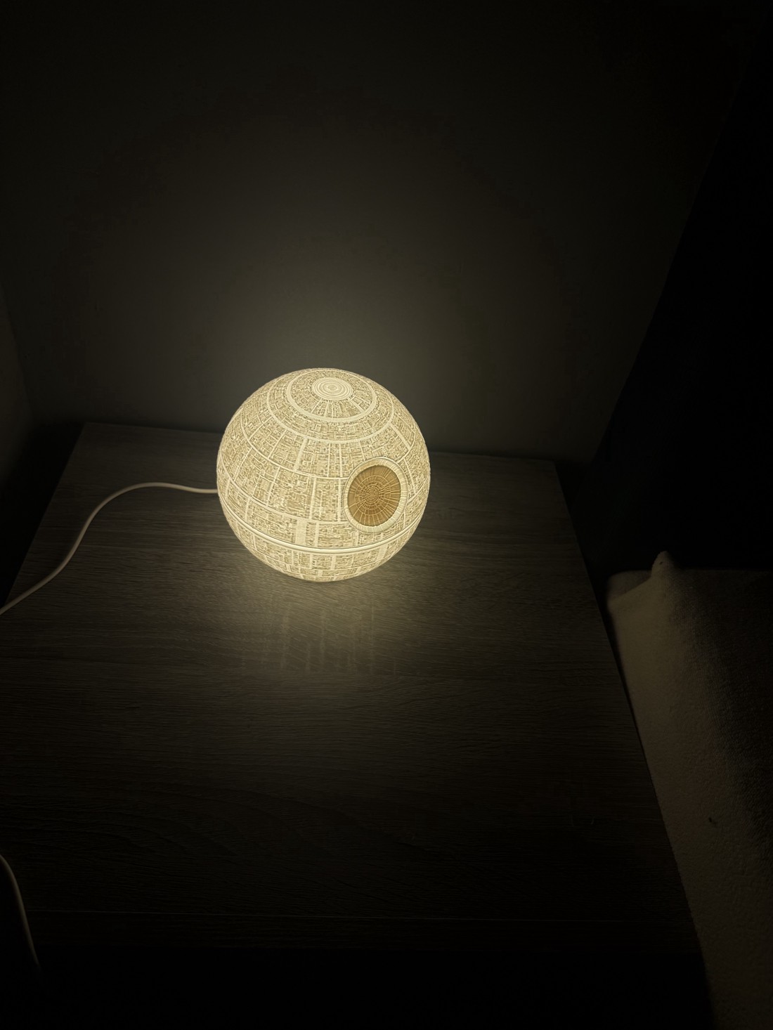  Lampa Death Star � Lampă de birou LED Războiul Stelelor cu alimentare USB -  - Artynos.ro