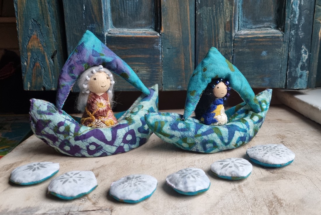 Pescari cu fulgi de zăpadă ( plapumă textilă pentru copii ) - jucării și echipamente pentru copii - jocuri de gândire - curcubeu montessori, jocuri waldorf - Artynos.ro