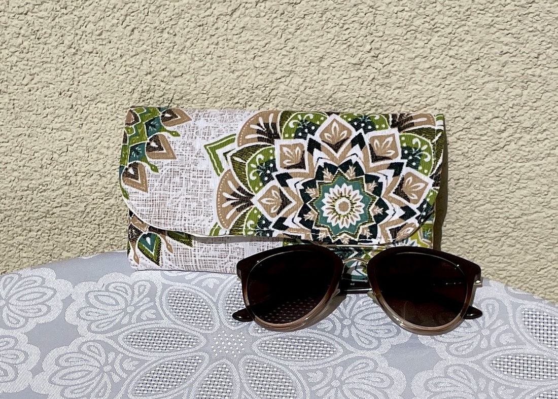 Husă de ochelari din pânză cu model  - genți și portofele - portofele, huse, suporturi - suport de ochelari - Artynos.ro