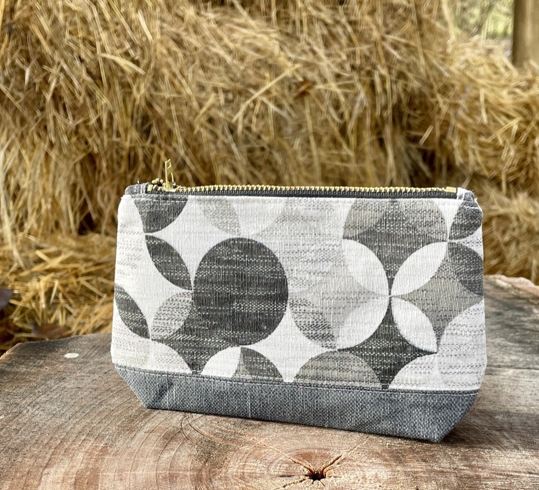 Geantă de toaletă cu model - genți și portofele - genți cosmetice - Artynos.ro