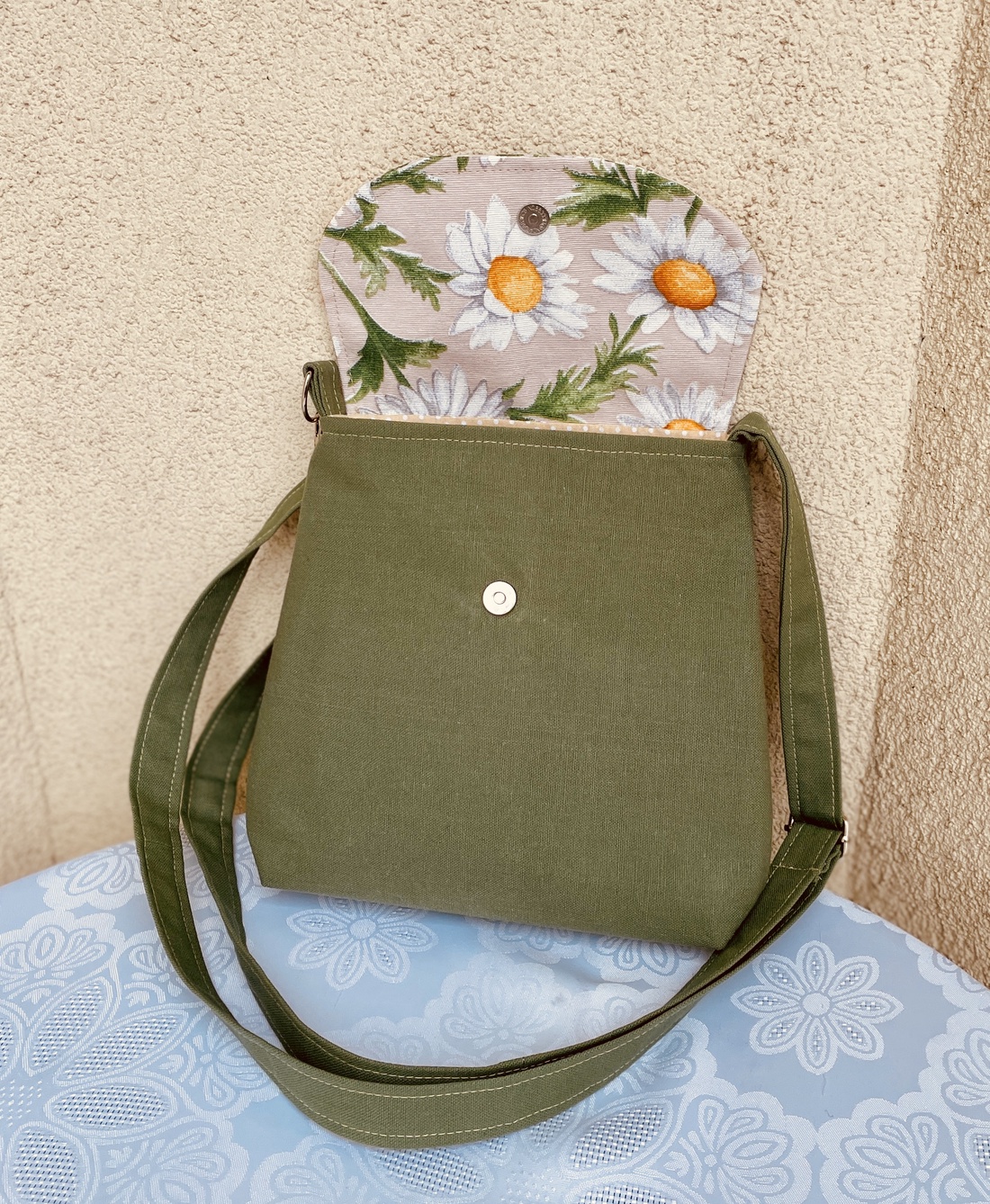 Geantă crossbody cu model pentru femei - genți și portofele - genți de mână și umăr - genți de umăr - Artynos.ro