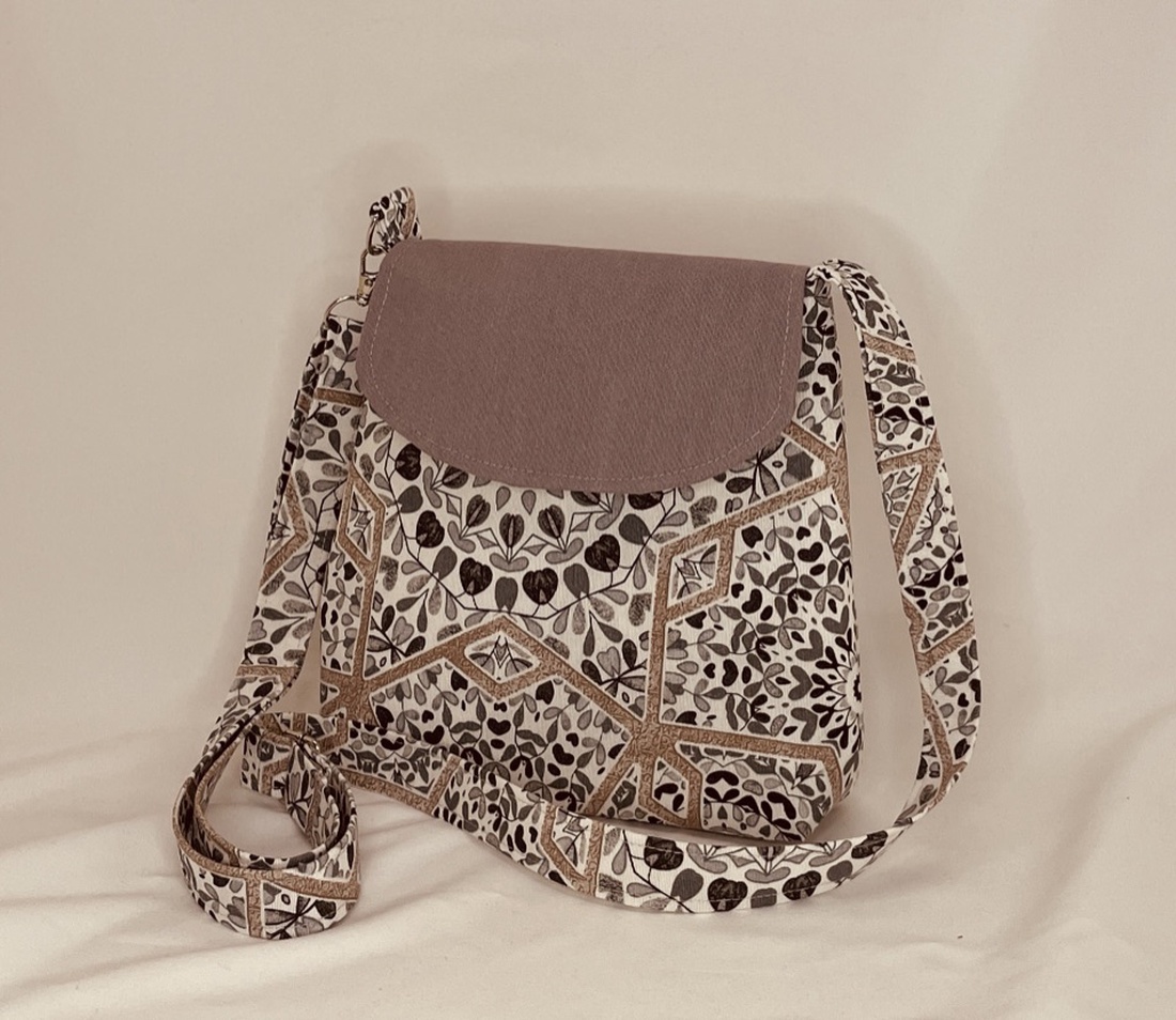 Geantă crossbody cu model pentru femei - genți și portofele - genți de mână și umăr - genți de umăr - Artynos.ro