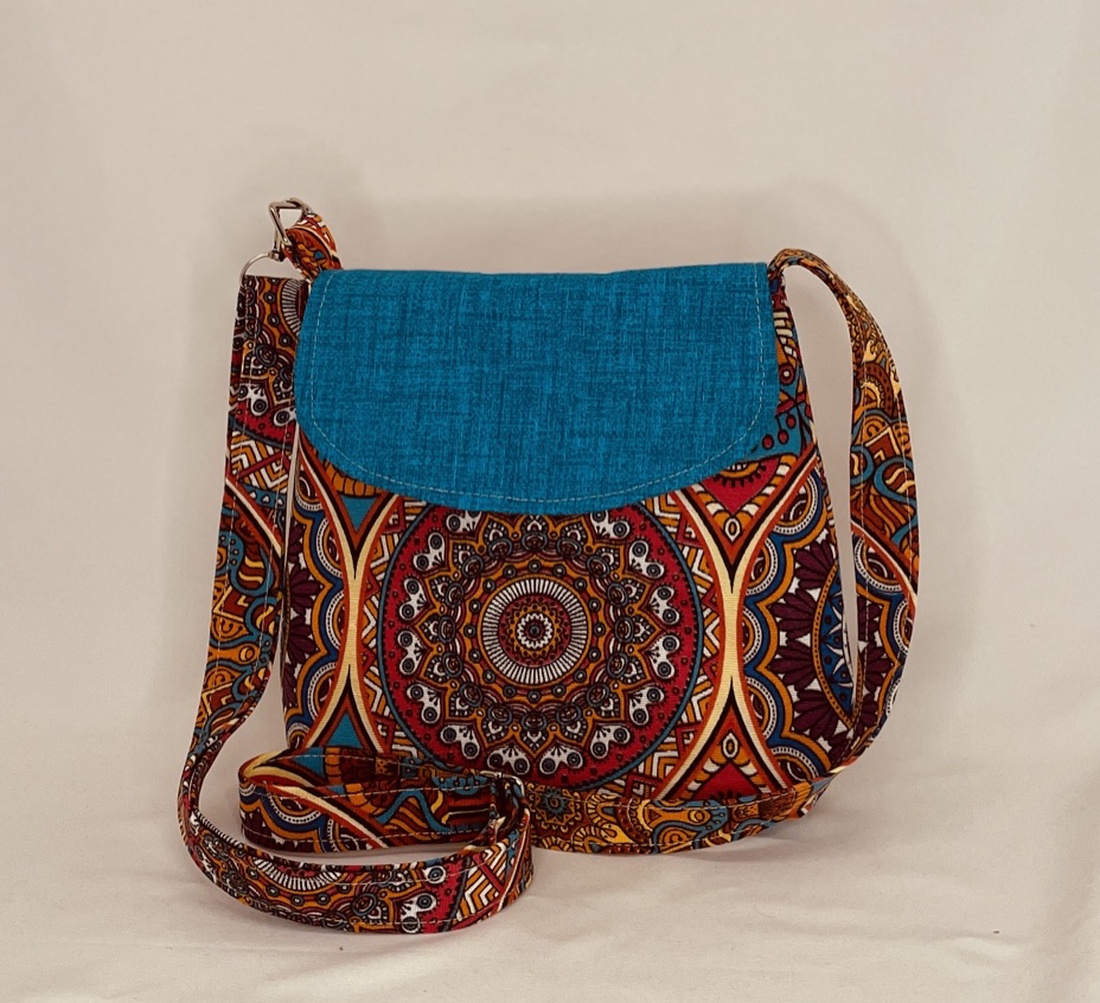 Geantă crossbody cu model pentru femei - genți și portofele - genți de mână și umăr - genți de umăr - Artynos.ro