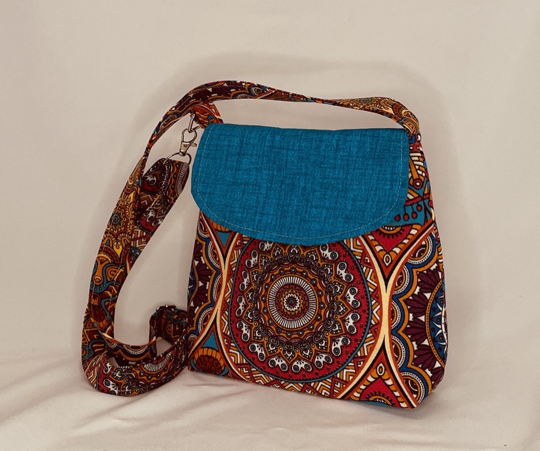 Geantă crossbody cu model pentru femei - genți și portofele - genți de mână și umăr - genți de umăr - Artynos.ro