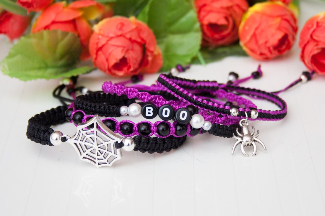 Brățară macramé împletită - Mărgele Violet/negru -  - Artynos.ro