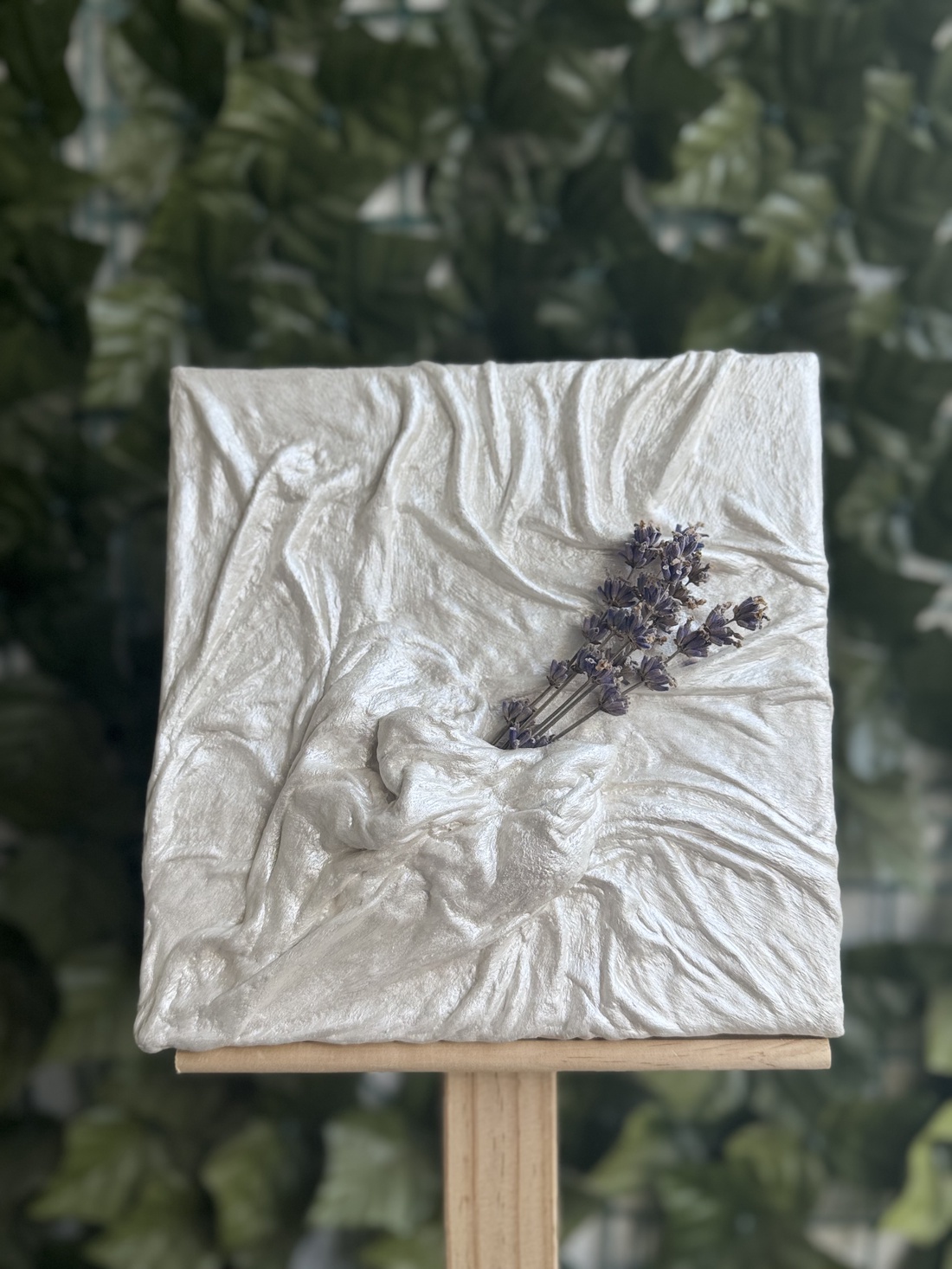 Tablou handmade cu suport de planta decorativa - arte vizuale și accesorii  - picturi - pictură acrilică - Artynos.ro