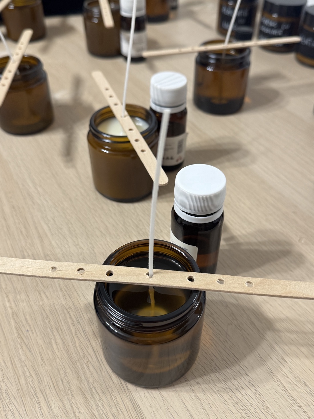 Lumanare non-toxica din ceara de soia cu esenta naturala 100% - casă & stil de viață - lumânări, parfumuri, arome - lumânări artizanale - Artynos.ro