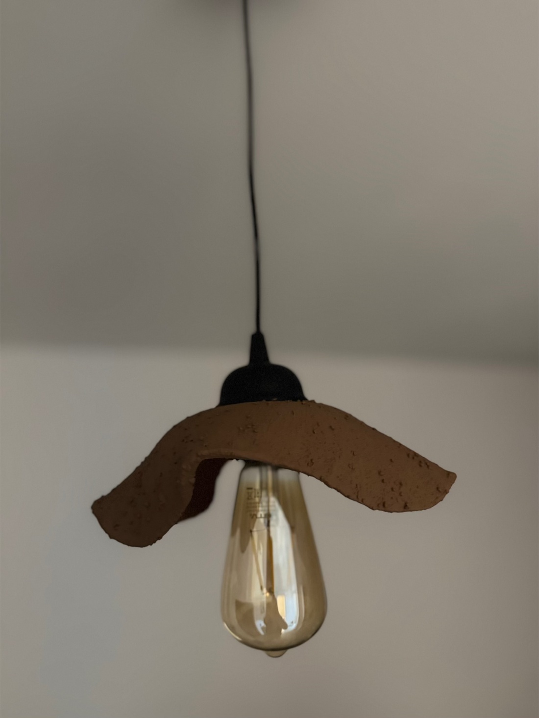 Pendul din lut - casă & stil de viață - lămpi și corpuri de iluminat - candelabru - Artynos.ro