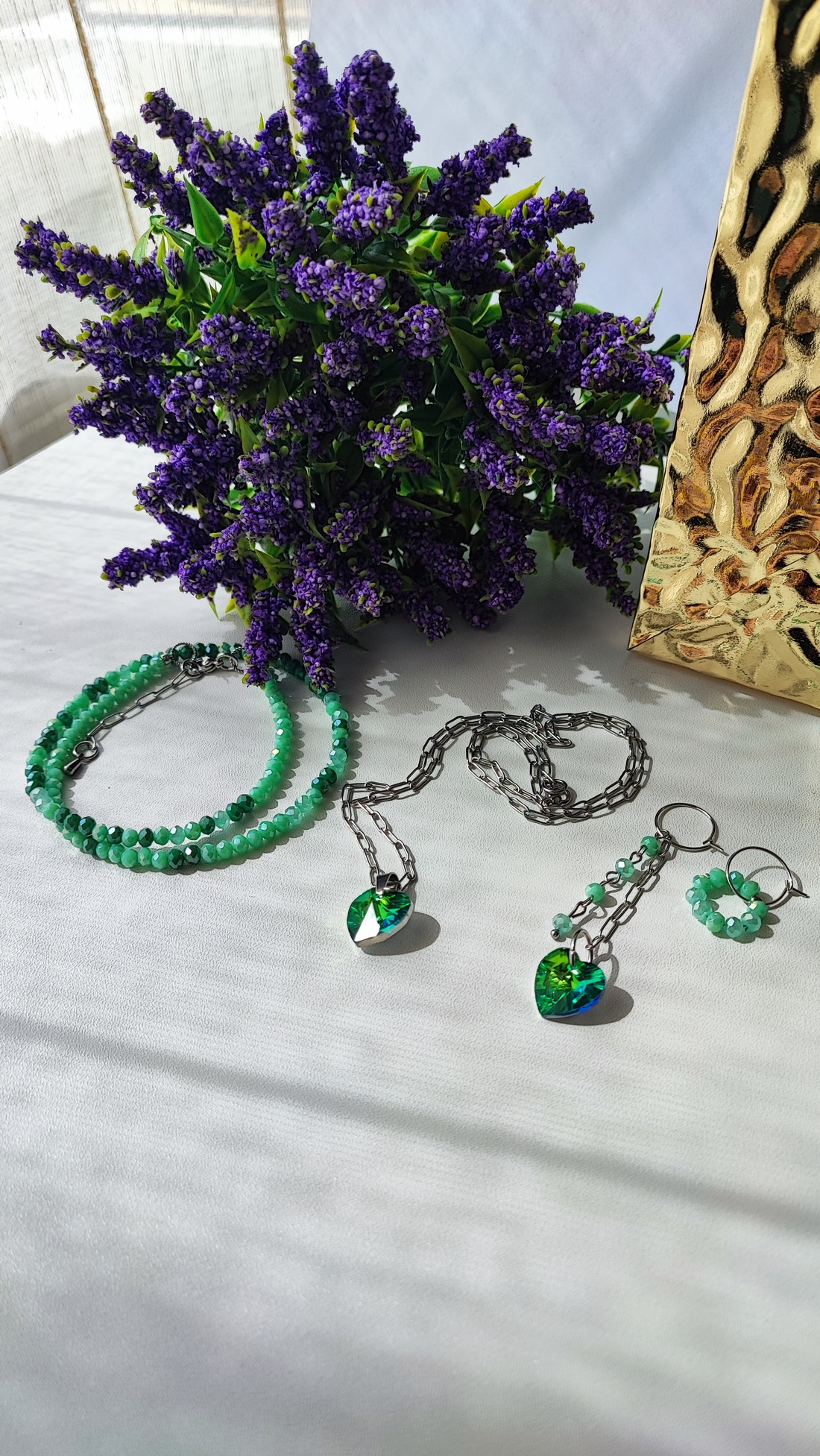 Set verde  cu 3 piese - colier cristale, lanț și cercei - Heart of Green - bijuterii - seturi de bijuterii - Artynos.ro