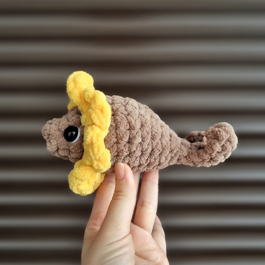 Jucarie foca floarea-soarelui crosetata manual din fir moale handmade -  - Artynos.ro