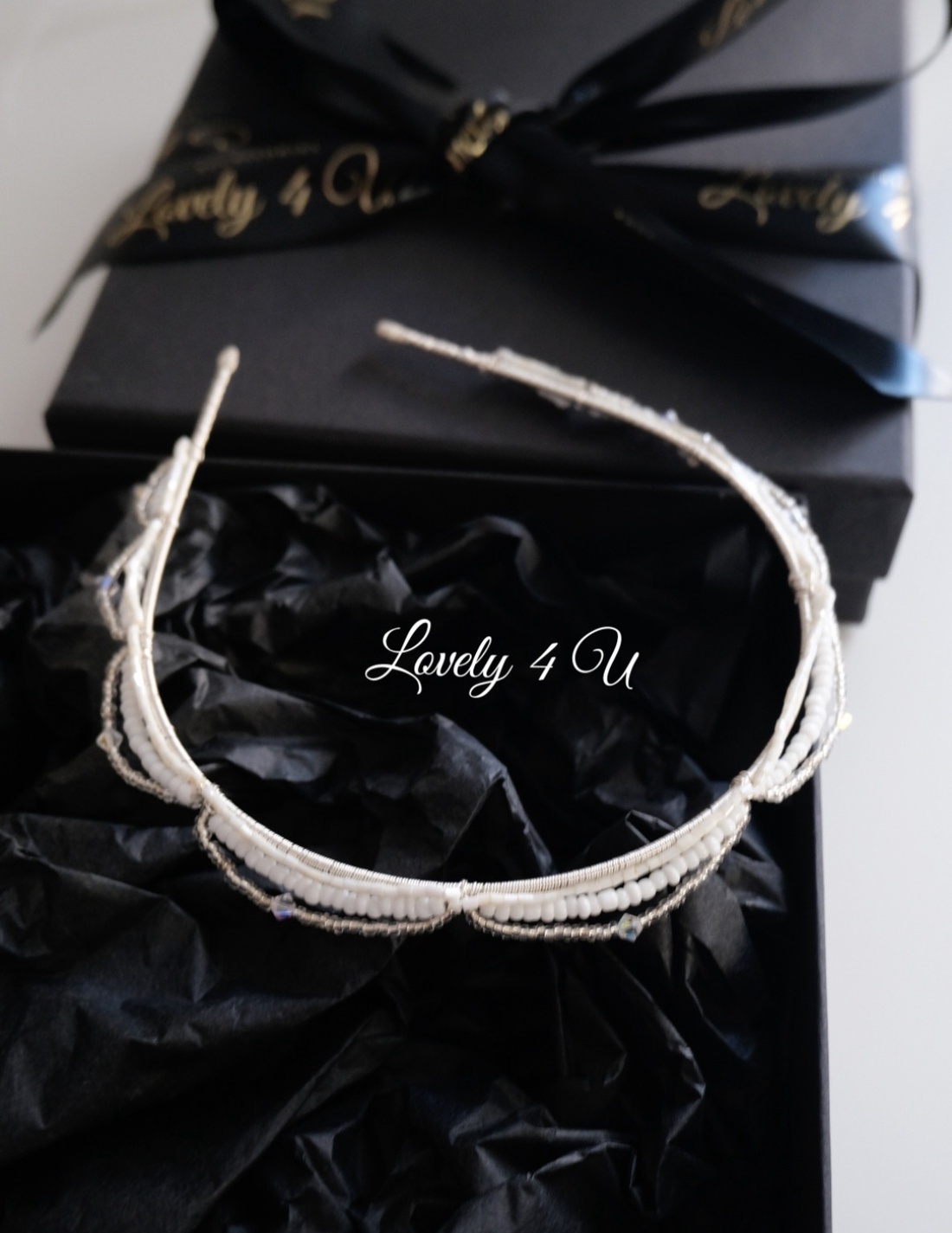 Coronita mireasa cu pietricele si cristale Swarovski  - accesorii nuntă - ornamente de păr de nuntă - accesorii păr nuntă - Artynos.ro