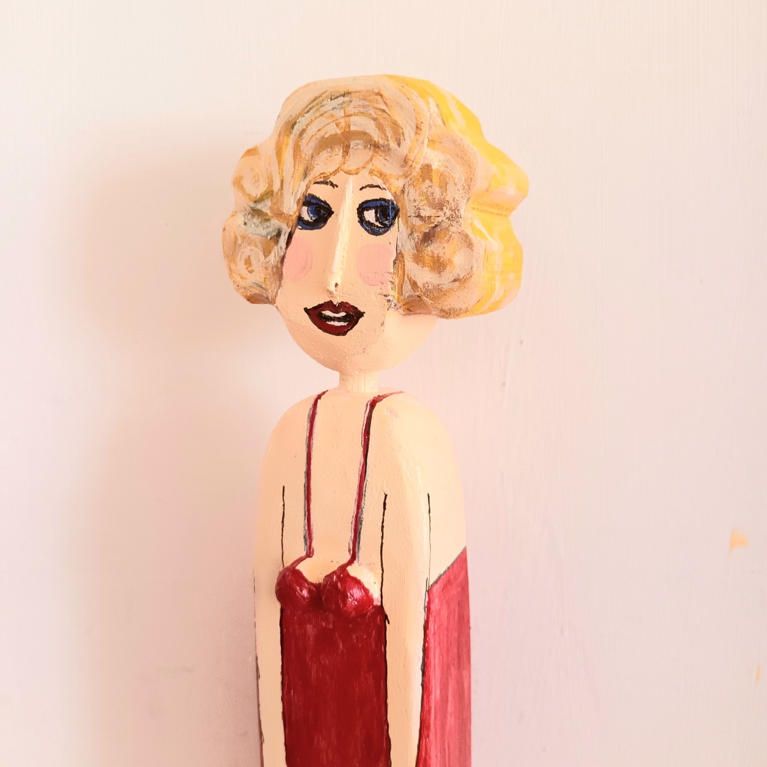 Diva - arte vizuale și accesorii - sculptură - statuie lemn - Artynos.ro Diva - arte vizuale și accesorii - sculptură - statuie lemn - Artynos.ro