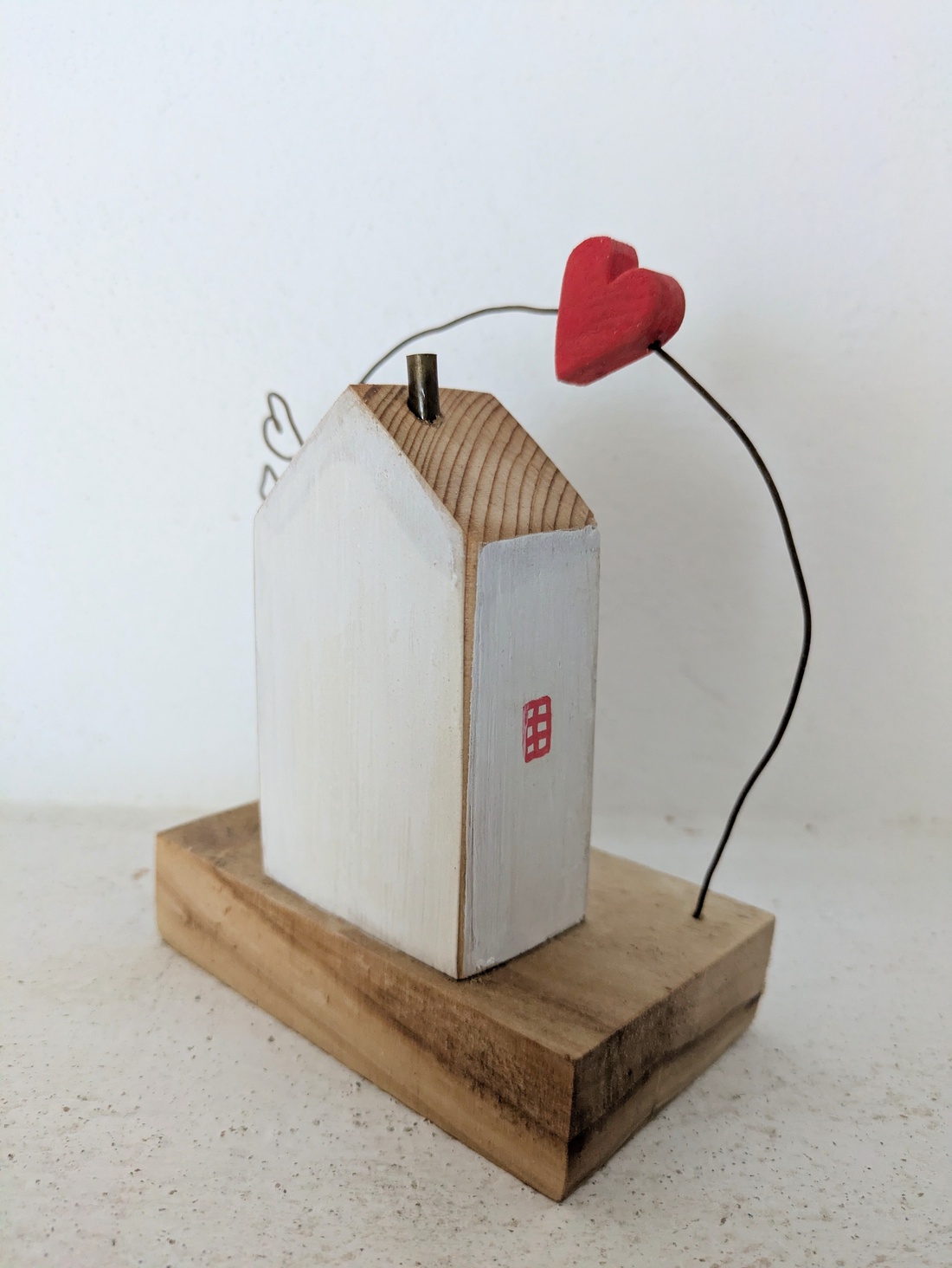 Casuta cu mesaj - arte vizuale și accesorii  - sculptură - statuie lemn - Artynos.ro