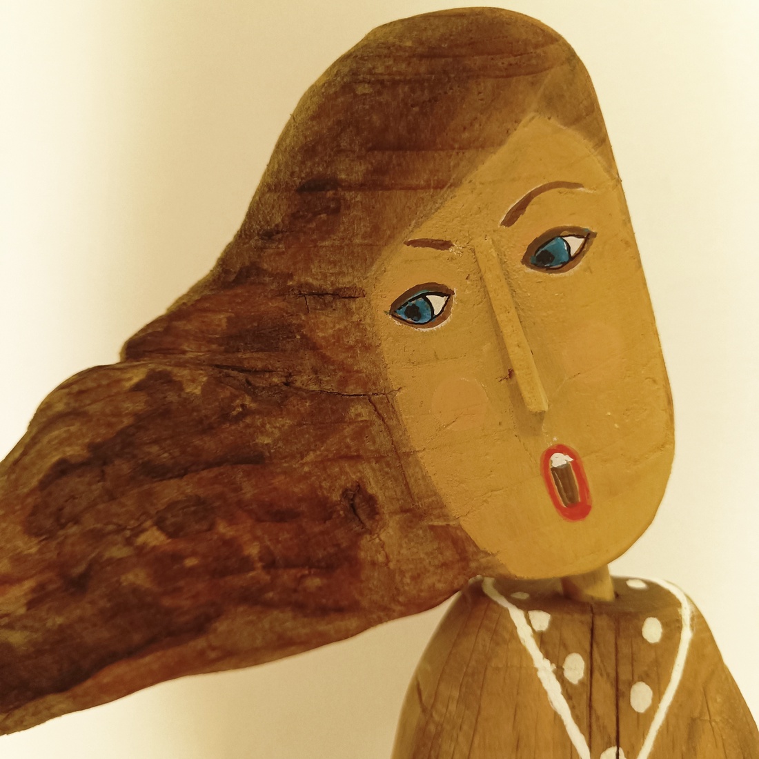 Figura feminina - arte vizuale și accesorii  - sculptură - statuie lemn - Artynos.ro