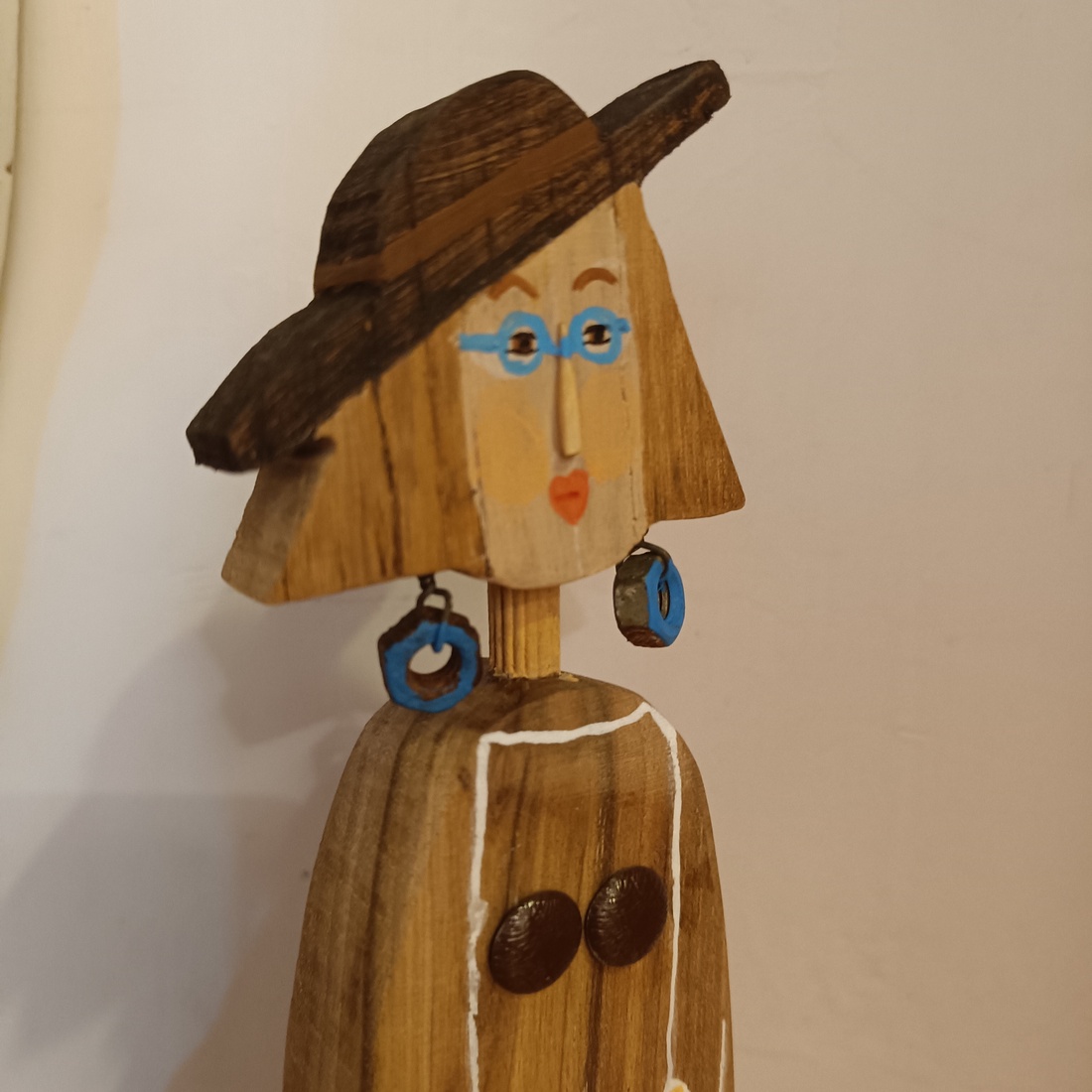 Figurina lemn - arte vizuale și accesorii  - sculptură - statuie lemn - Artynos.ro