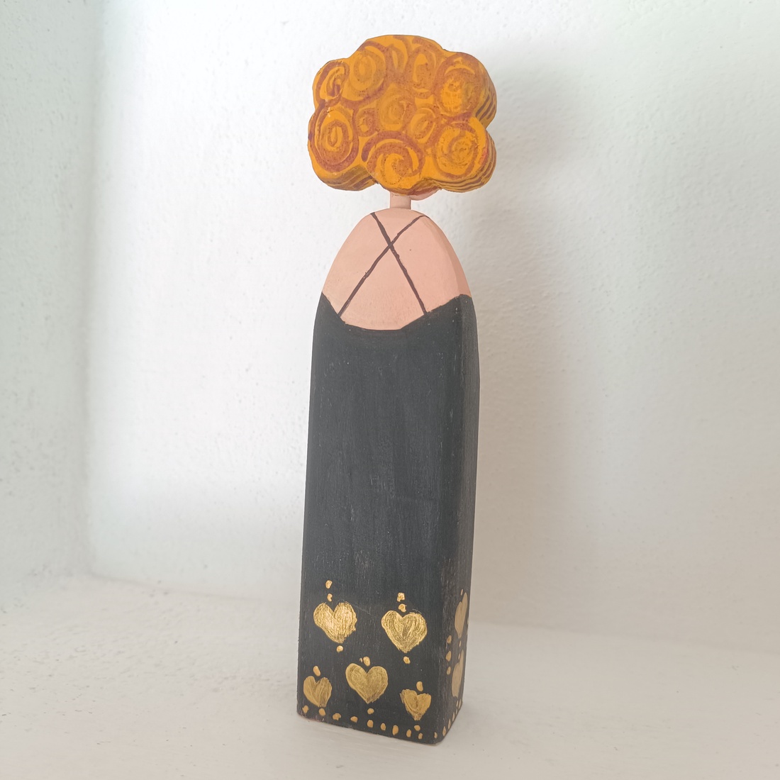 Doamn cu inima de aur - arte vizuale și accesorii  - sculptură - statuie lemn - Artynos.ro