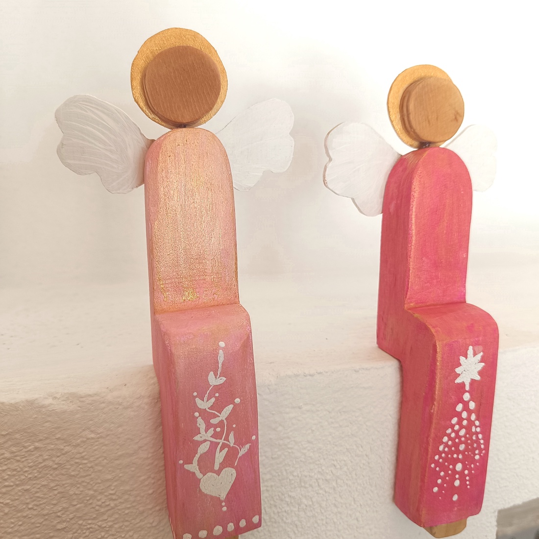Ingerasi roz, din lemn - casă & stil de viață - decorațiuni de casă - decor spiritual - coliere mala - Artynos.ro