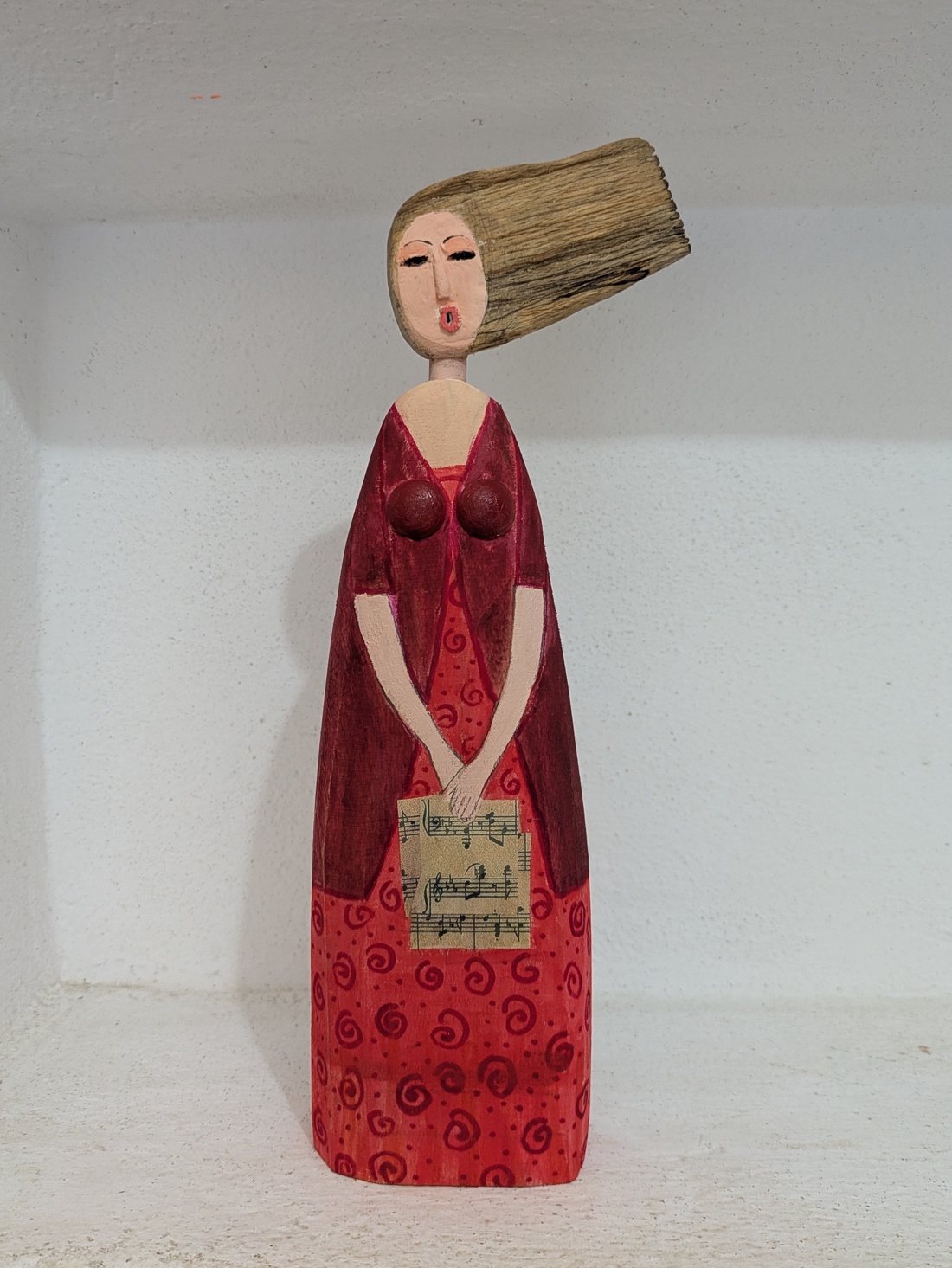 Soprana. Figurina din lemn - arte vizuale și accesorii  - sculptură - statuie lemn - Artynos.ro