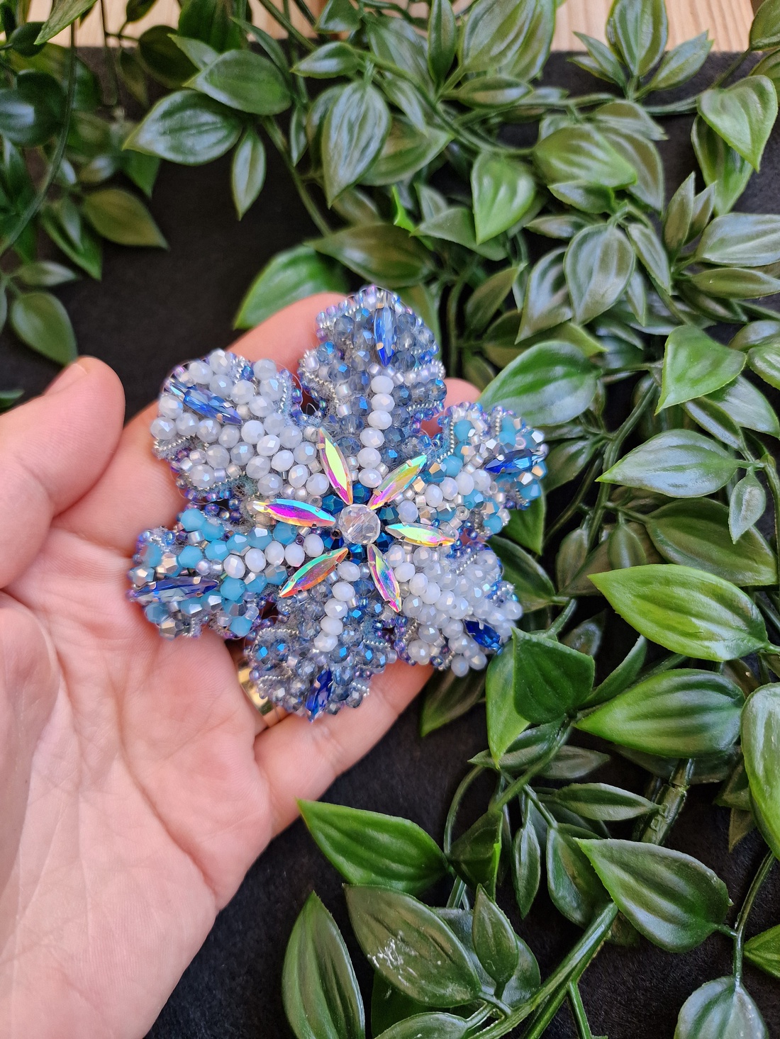 Brosa Fulg de Nea - bijuterii - broșe - Artynos.ro