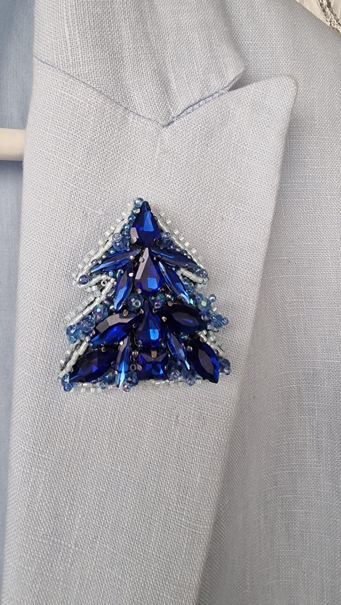 Brosa Bradut Albastru - bijuterii - broșe - Artynos.ro