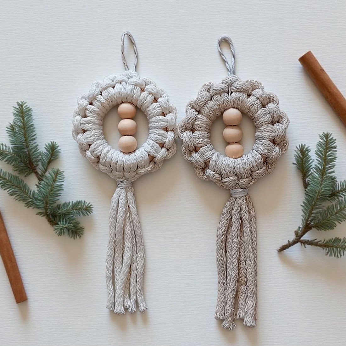 Macrame pandantiv ornament pereche - bej strălucitor, ecru -  - Artynos.ro Macrame pandantiv ornament pereche - bej strălucitor, ecru -  - Artynos.ro