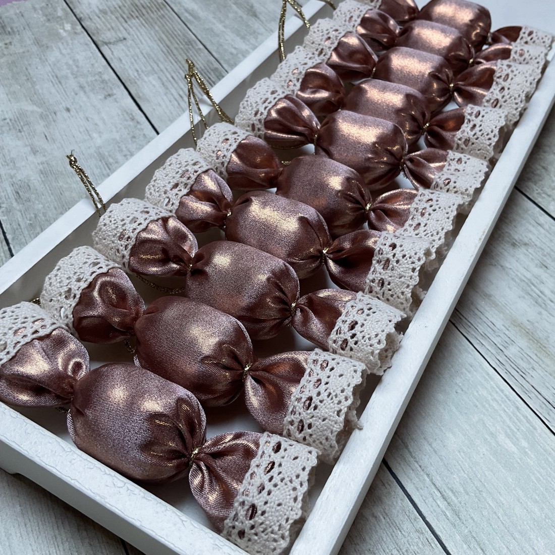 Bomboane saloane textile / set de 10/ - crăciun - decorațiuni de crăciun de casă - figurine pentru pomul de crăciun - Artynos.ro