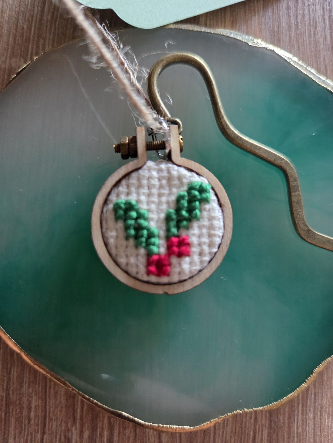 Semn de carte metalic holly - cărți și creații cu tematică muzicală, cadouri - semn de carte - Artynos.ro