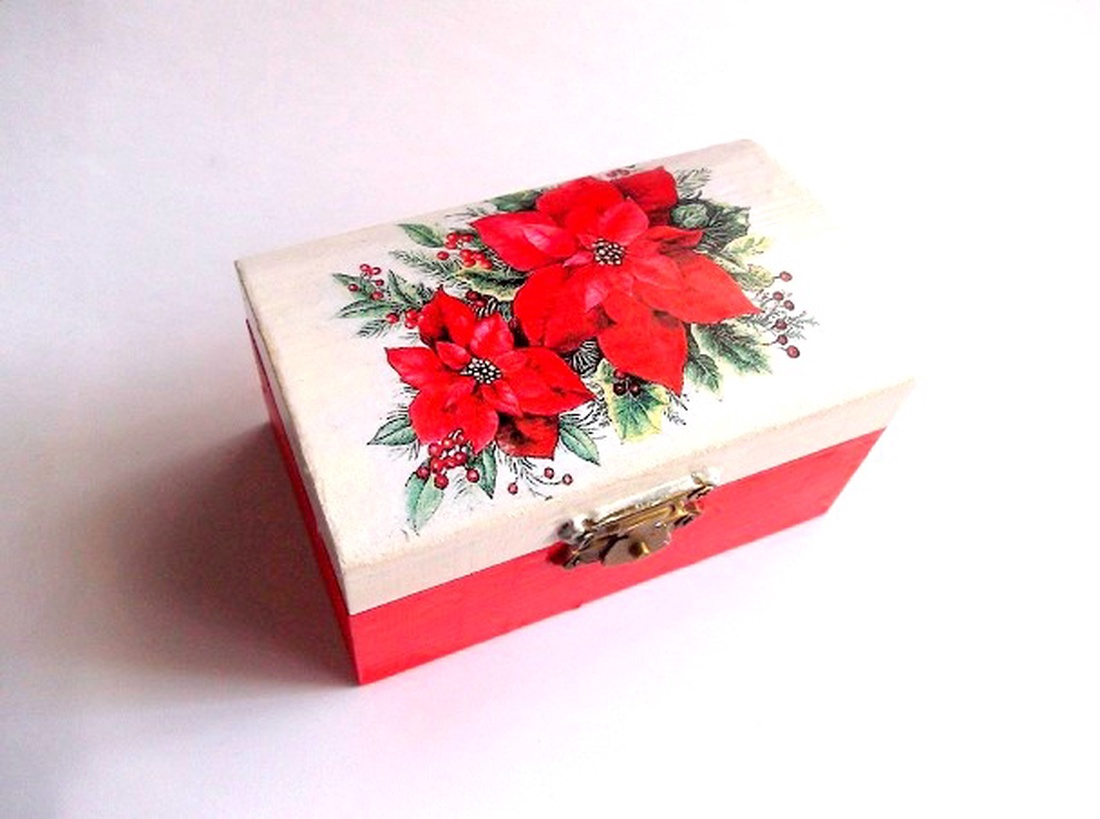 Cutie din lemn cu floarea craciunului 47385 - accessorii și unelte - lemn - cutie - Artynos.ro Cutie din lemn cu floarea craciunului 47385 - accessorii și unelte - lemn - cutie - Artynos.ro