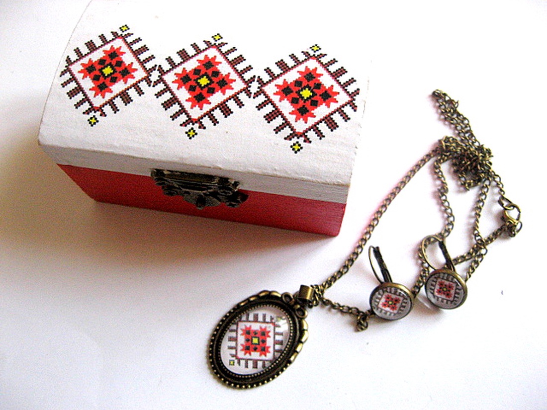 Set cadou cu motiv traditional 29491 - bijuterii - seturi de bijuterii - Artynos.ro Set cadou cu motiv traditional 29491 - bijuterii - seturi de bijuterii - Artynos.ro