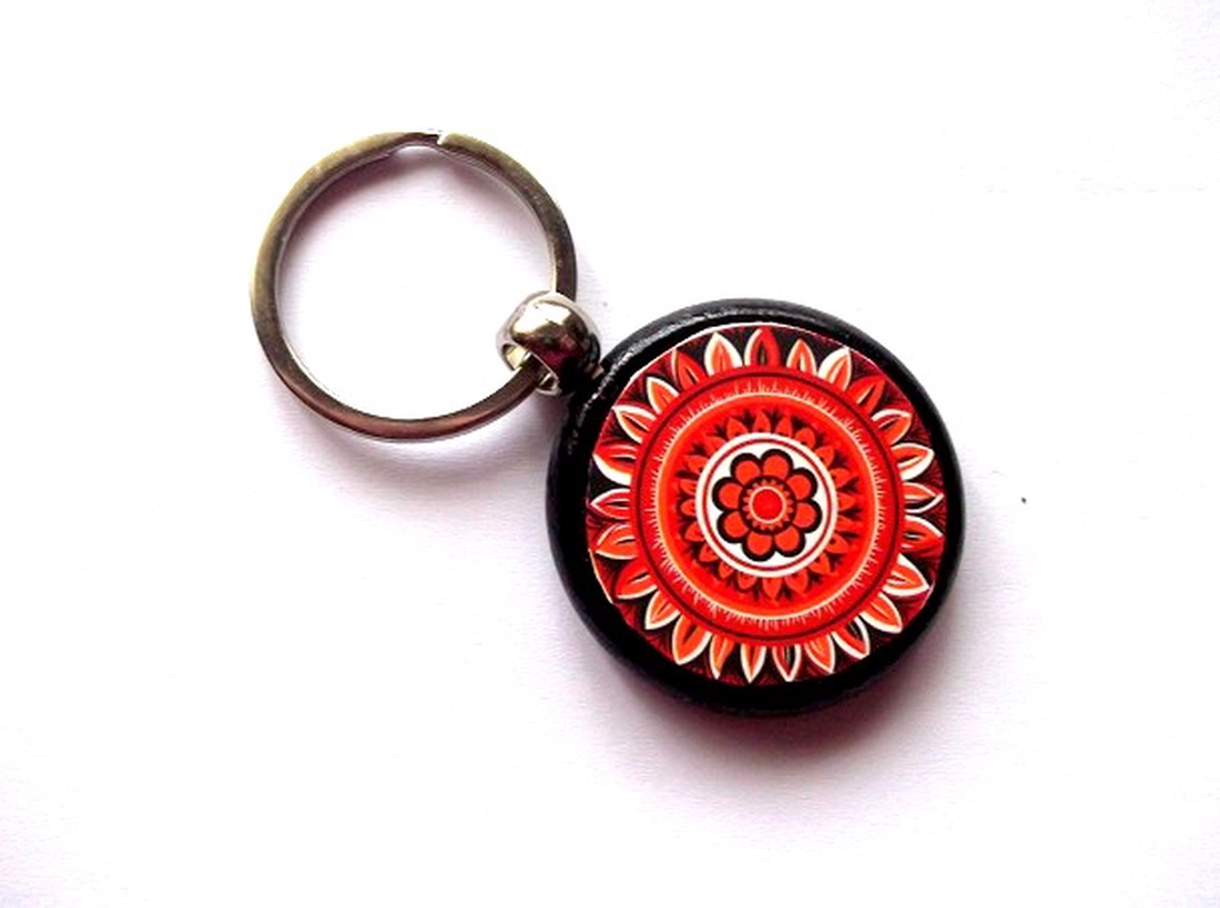 breloc pe lemn decorat 48303 - geantă și husă - accesorii genți - breloc - Artynos.ro breloc pe lemn decorat 48303 - geantă și husă - accesorii genți - breloc - Artynos.ro