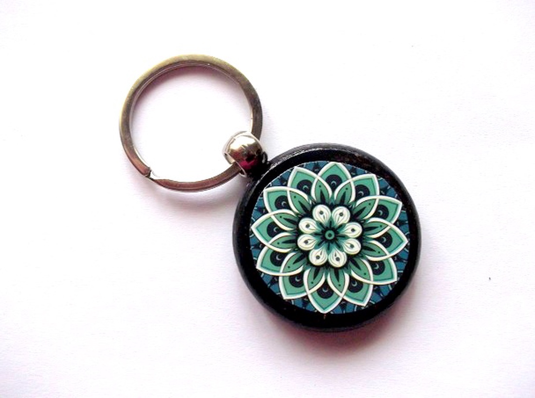 breloc pe lemn 48311 - geantă și husă - accesorii genți - breloc - Artynos.ro breloc pe lemn 48311 - geantă și husă - accesorii genți - breloc - Artynos.ro